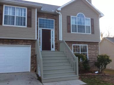 Main picture of 390 Summer Hill Cir