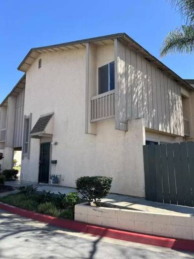 Main picture of 2503 Caminito Avellano