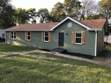 Main picture of 217 Queen Ave