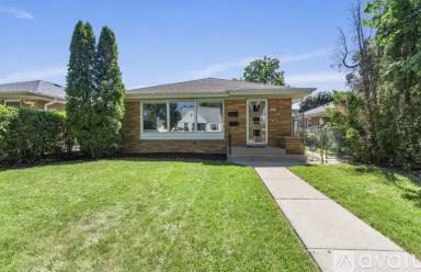 Main picture of 3908 N 82nd St