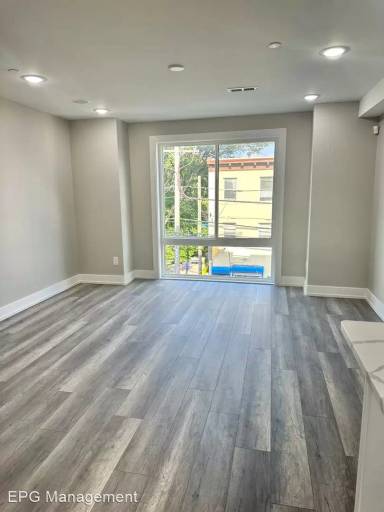 Main picture of 2240 N 2nd St