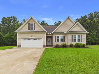 Main picture of 602 Princess Anne Cir