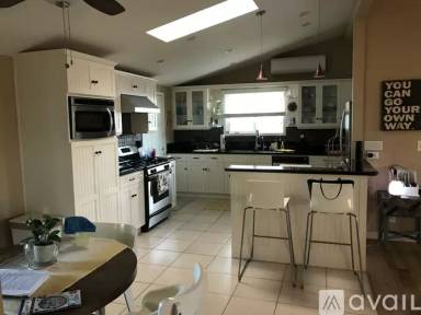 Main picture of 9498 Bantam Ave
