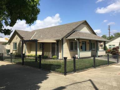 Main picture of 131 2nd St