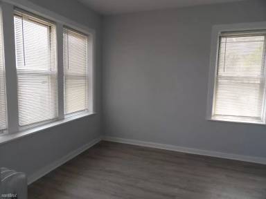 Main picture of 7503-7509 S Jeffery Blvd