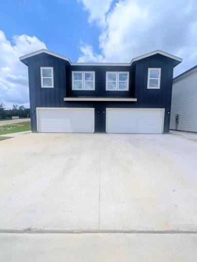 Main picture of 3420 E Renfro St