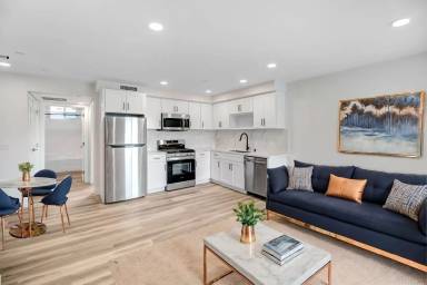 Main picture of 5400 Carpenter Ave