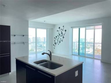 Main picture of Quantum on the Bay