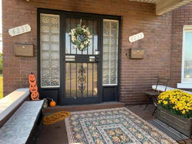 Main picture of 4231 Seebaldt St