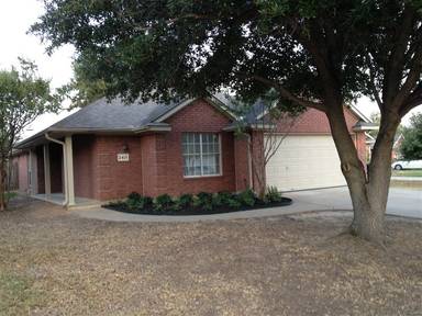 Main picture of 2413 Carnation Ct