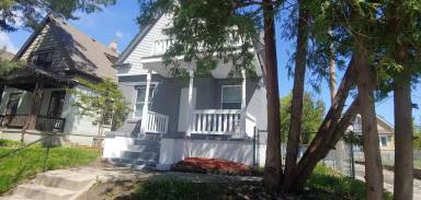 Main picture of 812 E Burleigh St