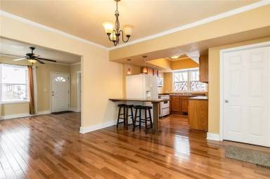 Main picture of 828 8th Ave SW