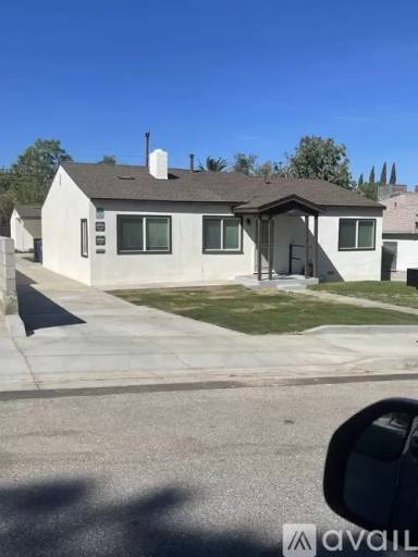 Main picture of 11643 Carmine St
