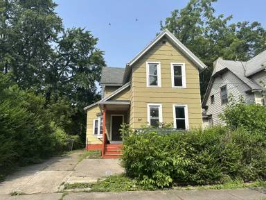 Main picture of 1 8th St