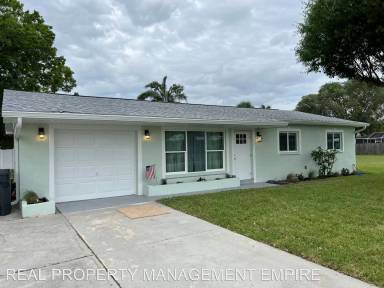 Main picture of 521 Fairfax Ln