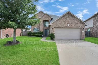 Main picture of 2703 Lakecrest River Dr