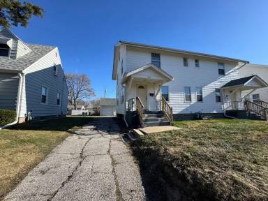 Main picture of 2039 33rd St