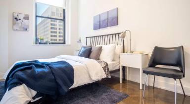 Main picture of 35 E Adams St