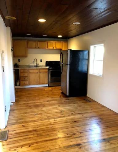 Main picture of 304 S Madison St