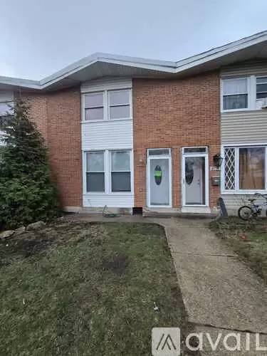 Main picture of 2169 Ash St