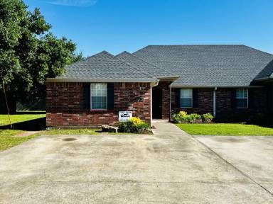 Main picture of 2728 Ryan Rd