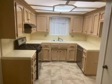 Main picture of 3915 W Howard Ave
