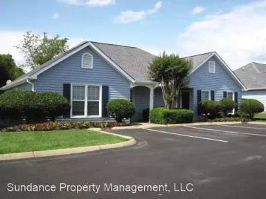 Main picture of Golf Course Apartments