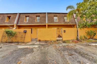 Main picture of 5963 NW 25th Ct