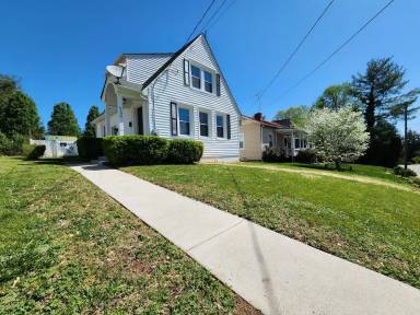 Main picture of 910 Dearing St