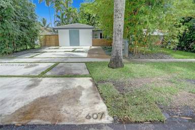 Main picture of Hollywood Central