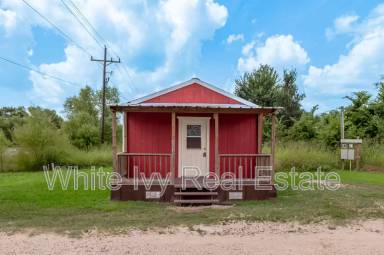 Main picture of 2094 S Robb St