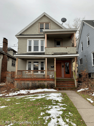 Main picture of 2406 E Genesee St