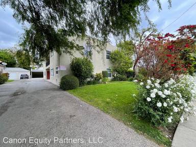Main picture of 10835 Moorpark St