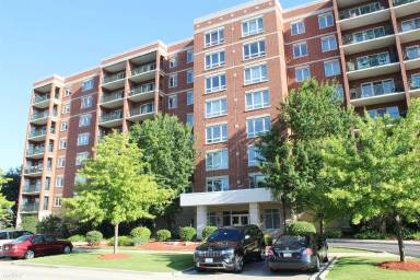 Main picture of 5555 N Cumberland Ave