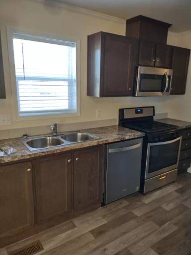Main picture of Holiday Mobile Home Court