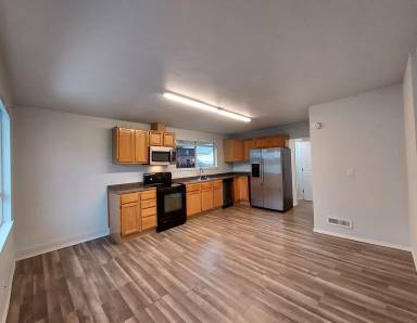 Main picture of 1021 S Orchard St