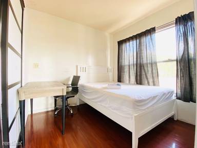 Main picture of 2020 Cloverfield Blvd