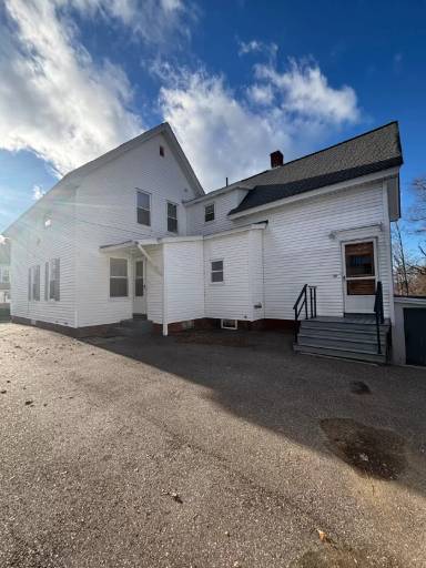 Main picture of 82 Summer St