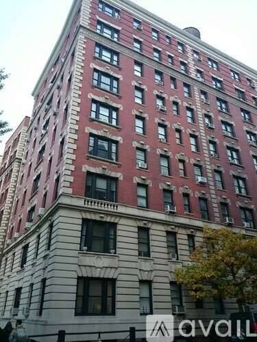 Main picture of 200 Riverside Dr