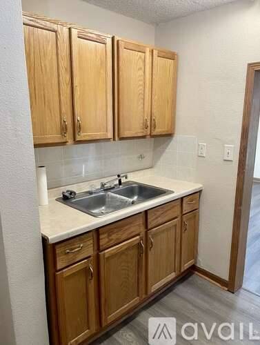 Main picture of 607 May St