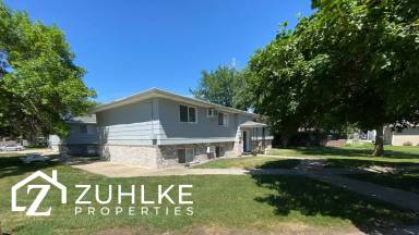 Main picture of 220 E Court St