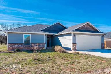 Main picture of 329 Hog Eye Rd