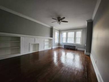 Main picture of 6059 S Troy St