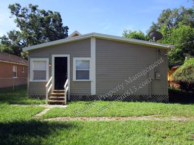 Main picture of 2411 E Curtis St