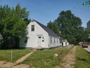 Main picture of 1602 N Brookfield St