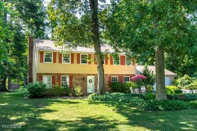 Main picture of 925 Chesapeake Dr