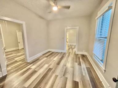 Main picture of 1416 Berry Blvd