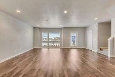 Main picture of 1132 W Clark Ln