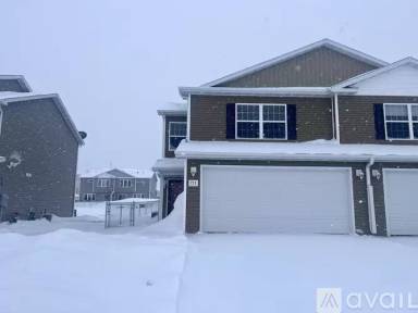Main picture of 711 Weyburn Dr