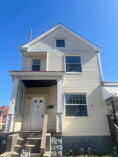 Main picture of 3010 Zephyr Ave